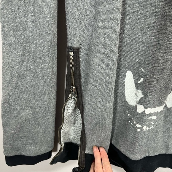 Vans Women’s Grey Black Fangs Rawr Graphic Design Pullover Sweatshirt - Picture 8 of 11